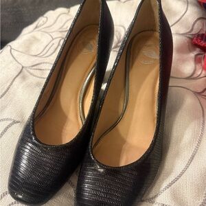 Nurture by Lamaze Black Textured Heels